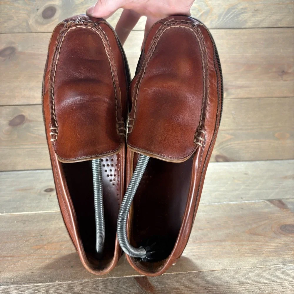 LL Bean Casco Bay Mens size 9 shoes Brown Leather Venetian Handsewn Loafers